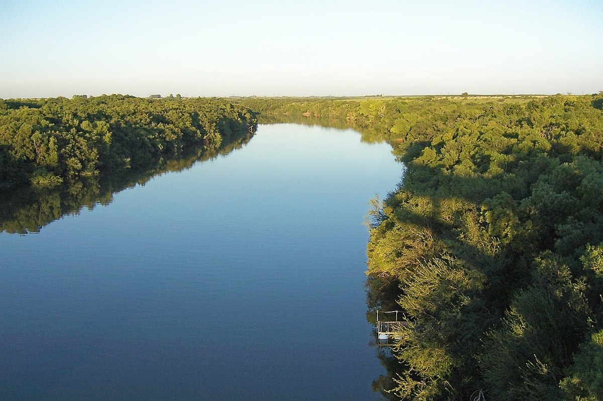 Monte ribereño sobre el Río Queguay, Paysandú, Uruguay