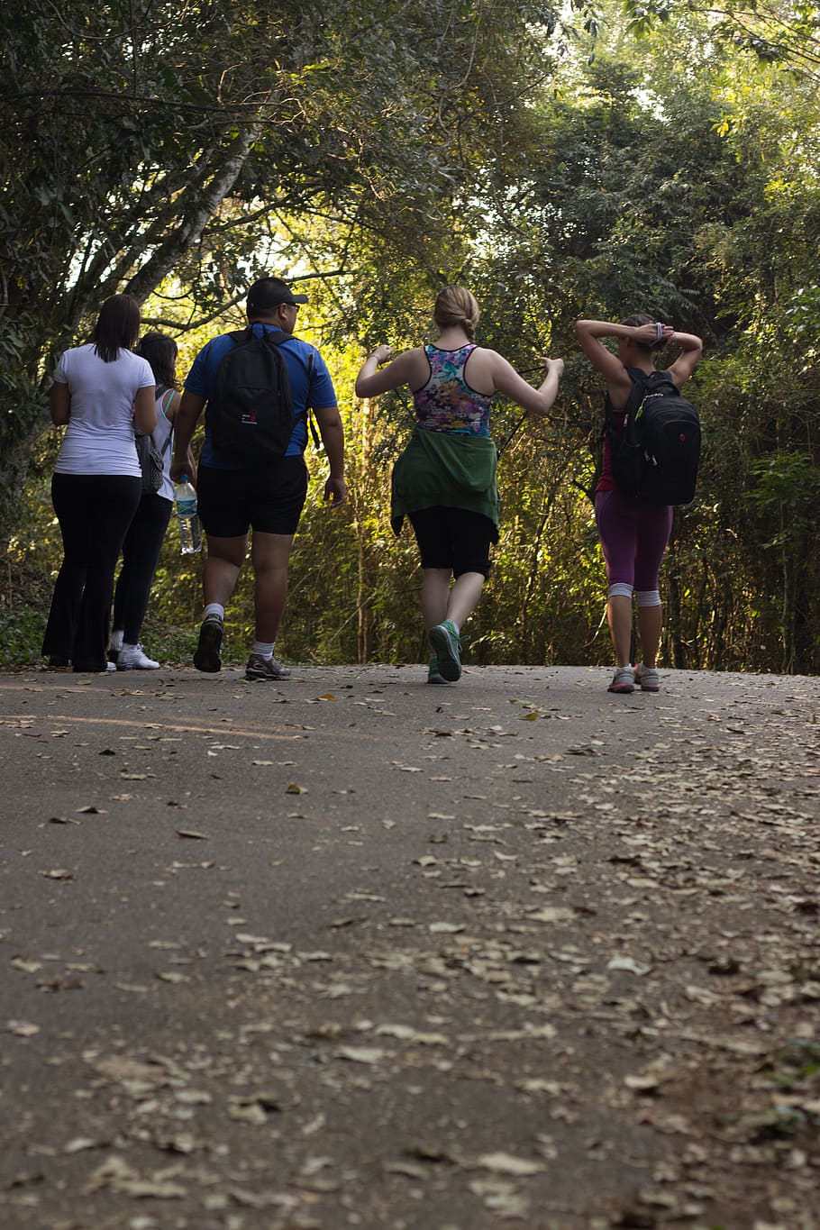 Personas caminando