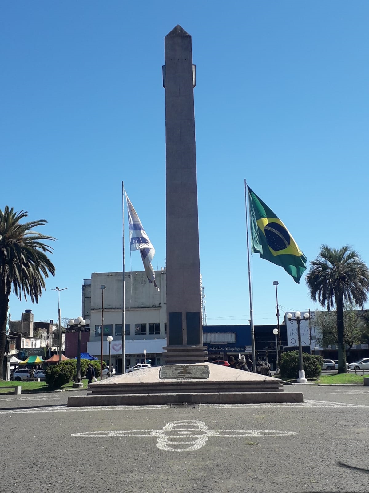 Obelisco - Plaza Internacional Rivera - Livramento