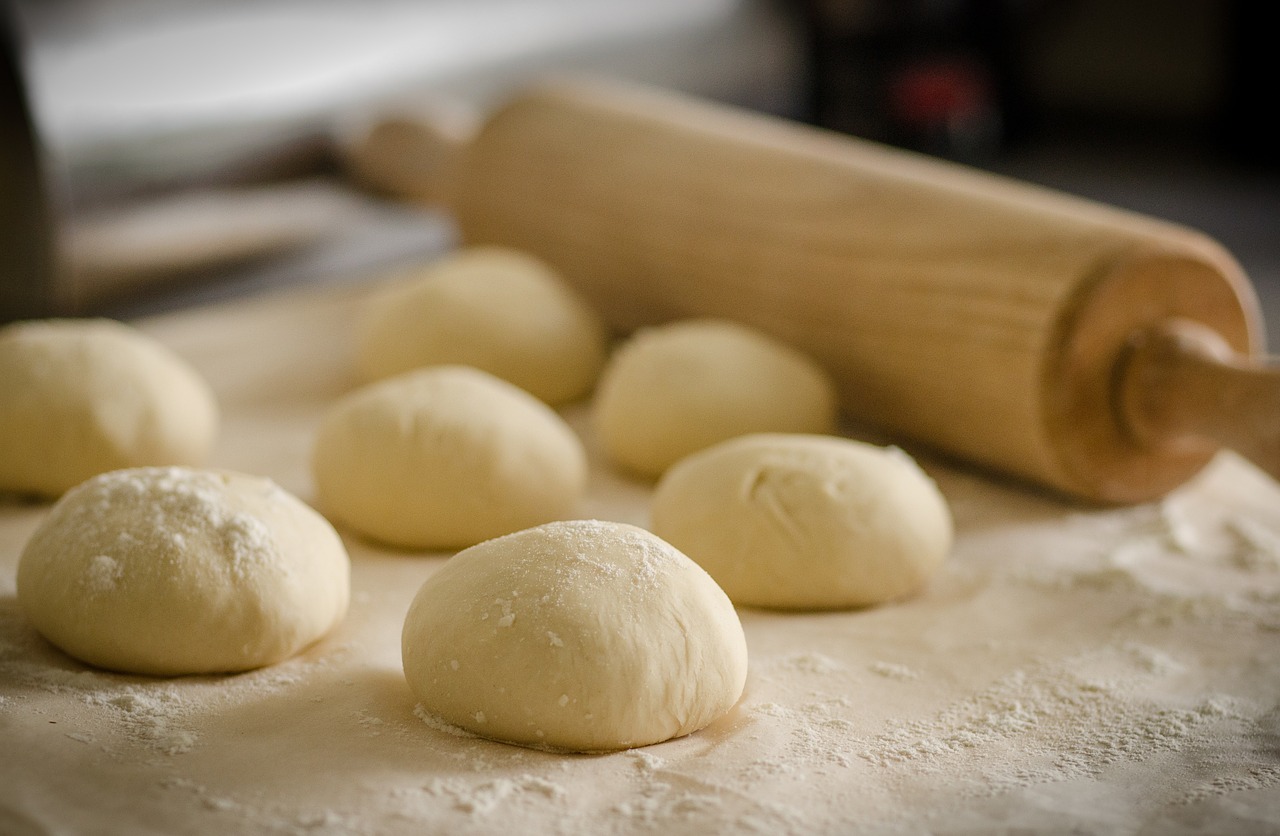 bollo de harina o factura en proceso de elaboración 