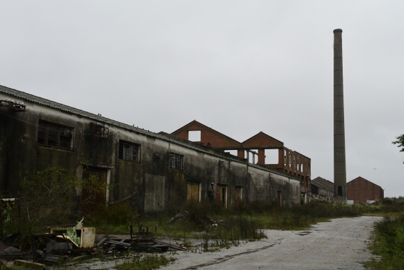 foto de fabrica abandonada de rausa