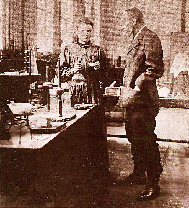 Marie Curie en el laboratorio