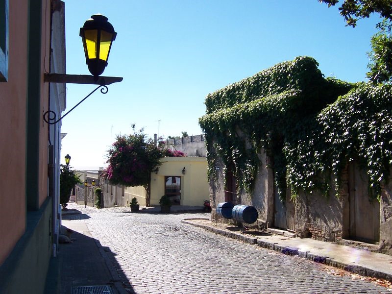 Colonia del Sacramento-calle típica