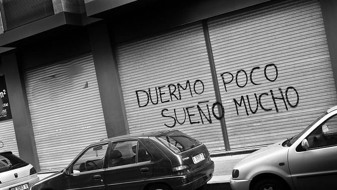 duermo poco sueño mucho