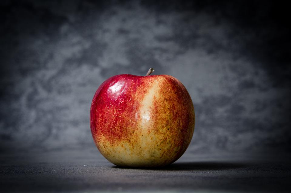 Manzana roja sin hoja